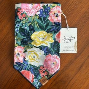 Floral foggy dog bandada